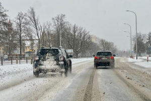Raport z zaśnieżonych dróg - Radio Kielce Raport z zaśnieżonych dróg - Radio Kielce