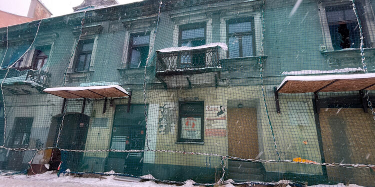 INTERWENCJA. Co z opuszczoną kamienicą w centrum Kielc?