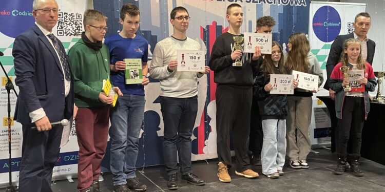 Świętokrzyska Liga Szachowa za nami - Radio Kielce Świętokrzyska Liga Szachowa za nami