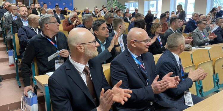 Geodeci debatują o swojej przyszłości