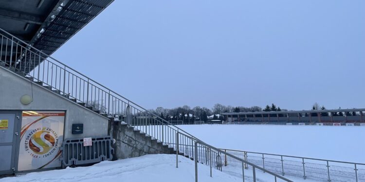 Jest szansa, że murawa na sandomierskim stadionie doczeka się wymiany