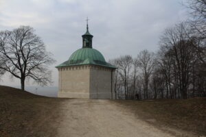 Będzie lepszy dojazd do kaplicy św. Anny