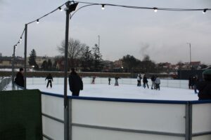 24.01.2026. Pińczów. Lodowisko / Fot. Marta Gajda-Kruk - Radio Kielce