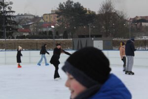 24.01.2026. Pińczów. Lodowisko / Fot. Marta Gajda-Kruk - Radio Kielce