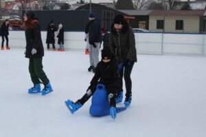 24.01.2026. Pińczów. Lodowisko / Fot. Marta Gajda-Kruk - Radio Kielce