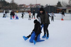 24.01.2026. Pińczów. Lodowisko / Fot. Marta Gajda-Kruk - Radio Kielce