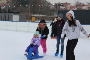 W Pińczowie jazda na lodowisku bez ograniczeń czasowych