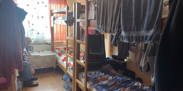 Szukają schronienia przed zimnem