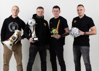 Ambasadorzy Korony Kielce / Na zdjęciu (od lewej): Maciej Korzym, Kamil Kuzera, Jacek Kiełb, Paweł Golański / Fot. Korona Kielce