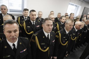 27.01.2026. Kielce. Komenda Wojewódzka Państwowej Straży Pożarnej w Kielcach. Uroczysta zbiórka w związku z przejściem na zaopatrzenie emerytalne st. bryg. Marcina Machowskiego, Zastępcy Świętokrzyskiego Komendanta Wojewódzkiego PSP / Fot. Jarosław Kubalski - Radio Kielce