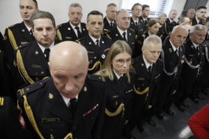 27.01.2026. Kielce. Komenda Wojewódzka Państwowej Straży Pożarnej w Kielcach. Uroczysta zbiórka w związku z przejściem na zaopatrzenie emerytalne st. bryg. Marcina Machowskiego, Zastępcy Świętokrzyskiego Komendanta Wojewódzkiego PSP / Fot. Jarosław Kubalski - Radio Kielce