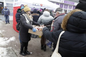 Kielce. MOPR rozdaje żywność - Radio Kielce