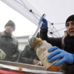 Kielce. MOPR rozdaje żywność