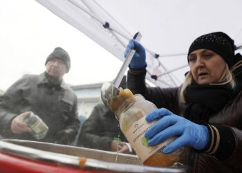 30.01.2025 Kielce. MOPR rozdaje żywność / Fot. Jarosław Kubalski - Radio Kielce