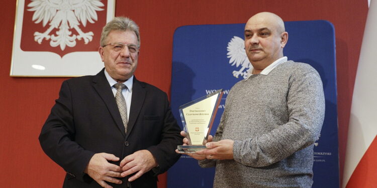 Kierowca bohater. Wyróżniony, bo odnalazł zaginione dziecko