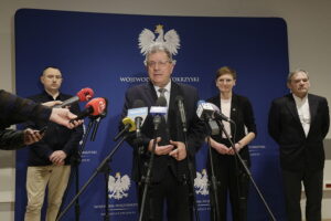 05.02.2026. Kielce. ŚUW. Konferencja na temat przekazania dodatkowych kompetencji Miejskiemu Konserwatorowi Zabytków w Kielcach. Na zdjęciu Świętokrzyski Wojewódzki Konserwator Zabytków Krzysztof Myśliński / Fot. Jarosław Kubalski - Radio Kielce