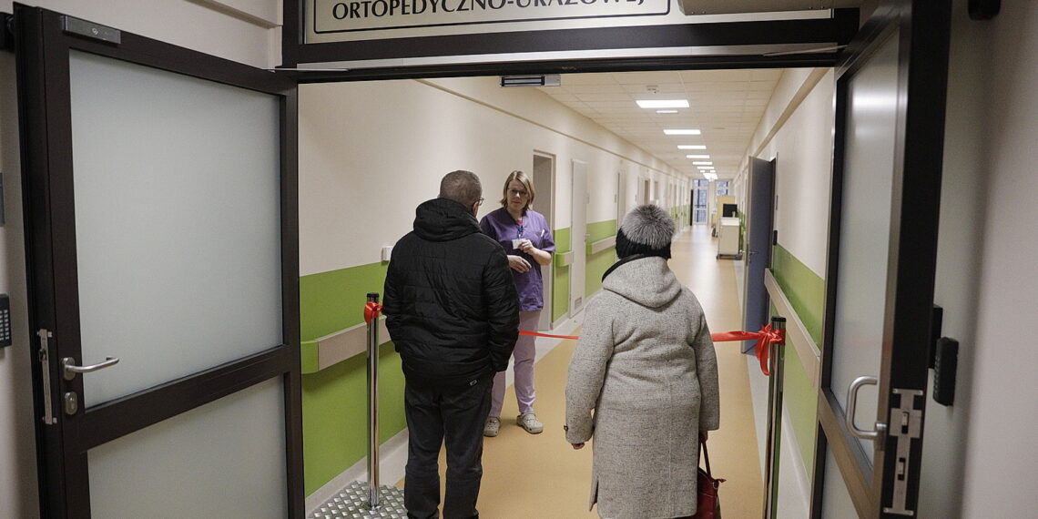09.02.2026 Kielce. Otwarcie kliniki chirurgii i ortopedii Wojewódzkiego Szpitala Zespolonego po remoncie / Fot. Jarosław Kubalski - Radio Kielce