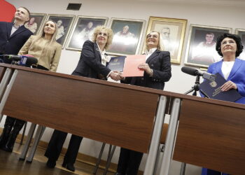 13.01.2026. Kielce. Uniwersytet Jana Kochanowskiego i Urząd Marszałkowski Województwa Świętokrzyskiego podpisały umowę o współpracy / Fot. Jarosław Kubalski - Radio Kielce