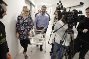 13.01.2026. Kielce. Pierwsza rodzina skorzystała z programu „Co 50. urodziny – realne wsparcie dla Rodziny” / Fot. Jarosław Kubalski - Radio Kielce