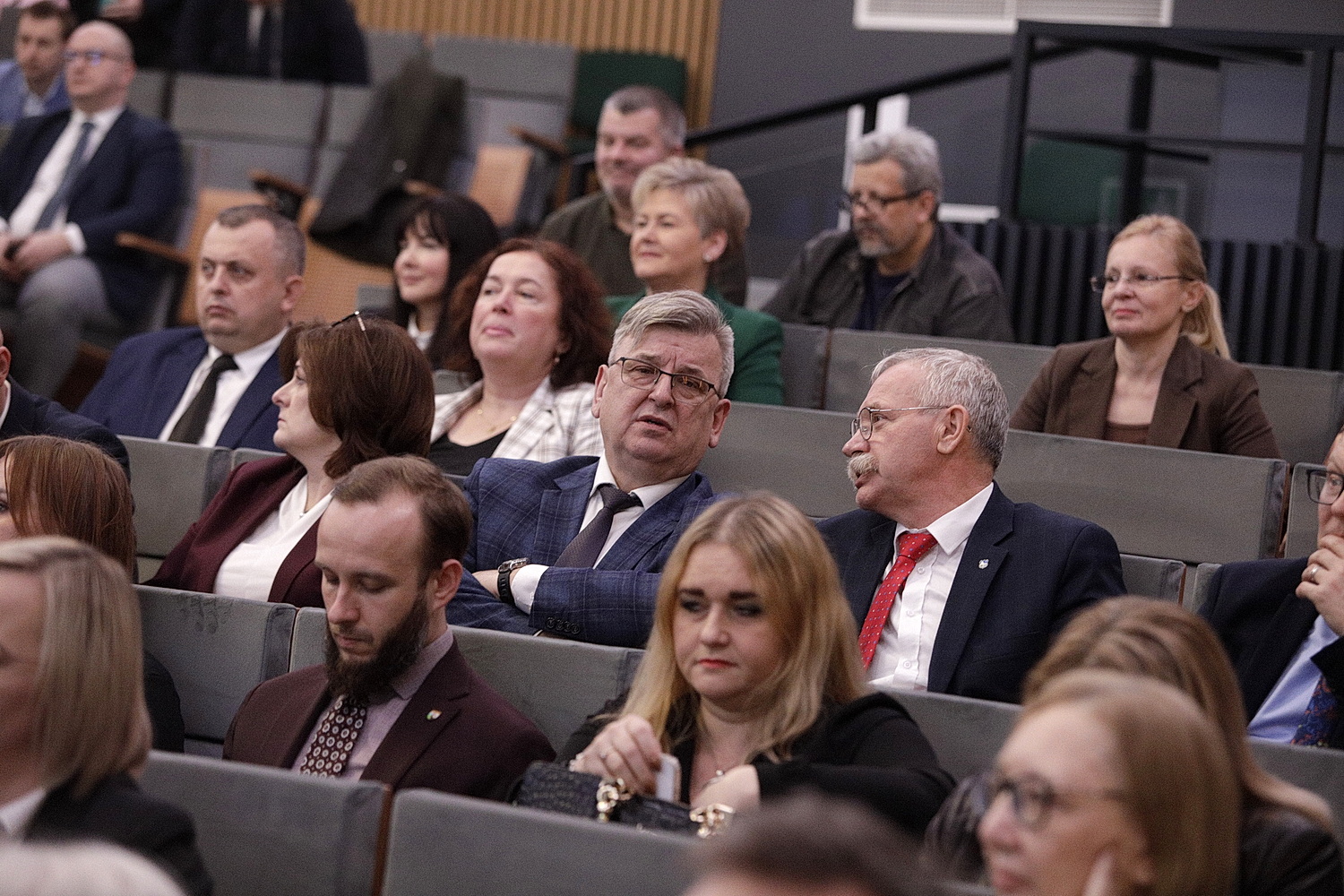 15.01.2026. Kielce. Świętokrzyski Urząd Wojewódzki. Wojewoda Józef Bryk podpisał z samorządowcami umowy w ramach programu „Asystent osobisty osoby z niepełnosprawnością” / Fot. Jarosław Kubalski - Radio Kielce