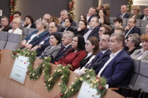 15.01.2026. Kielce. Świętokrzyski Urząd Wojewódzki. Wojewoda Józef Bryk podpisał z samorządowcami umowy w ramach programu „Asystent osobisty osoby z niepełnosprawnością” / Fot. Jarosław Kubalski - Radio Kielce