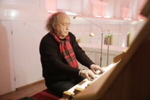 Święty Krzyż. 90. rocznica przybycia oblatów do klasztoru - Radio Kielce