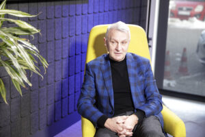 Dzień dobry, to ja. Rozmowy inne niż wszystkie w Radiu Kielce. Profesor Piotr Zbróg / Fot. Jarosław Kubalski – Radio Kielce