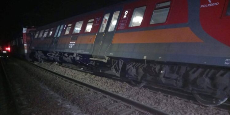 Poważne utrudnienia na kolei po wykolejeniu pociągu