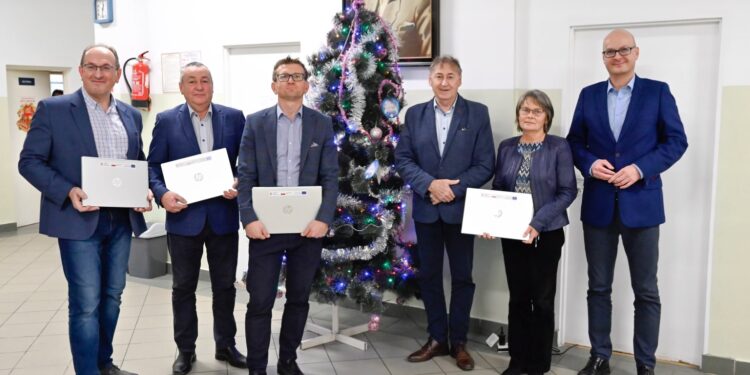 Pracownie sztucznej inteligencji w sandomierskich szkołach - Radio Kielce