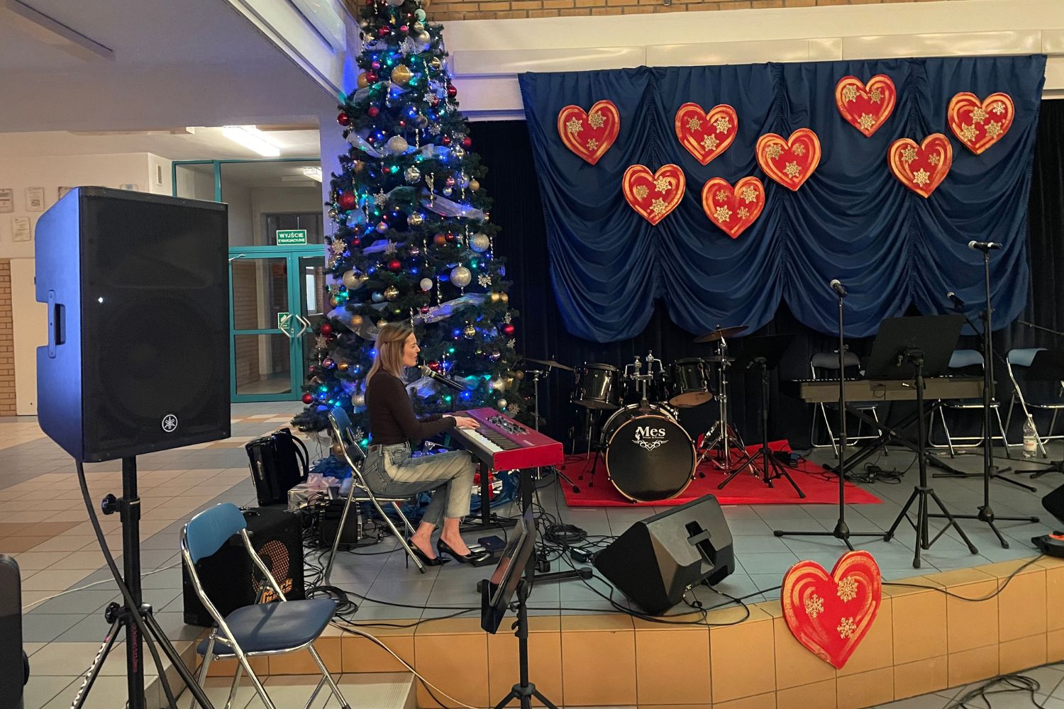 16.01.2026. Kielce. Szkoła Podstawowa nr 25 w Kielcach. Koncert „Złote serca” / Fot. Daniel Lenart - Radio Kielce