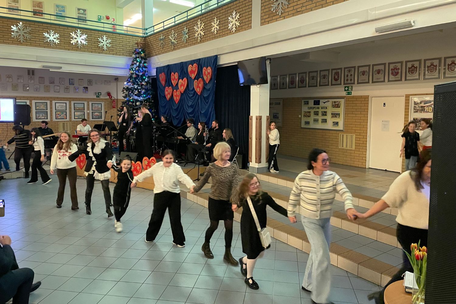 W kieleckiej szkole słychać było „Złote Serca”