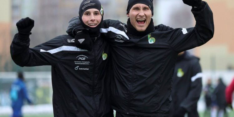 Mocno zapracowani piłkarze Staru Starachowice