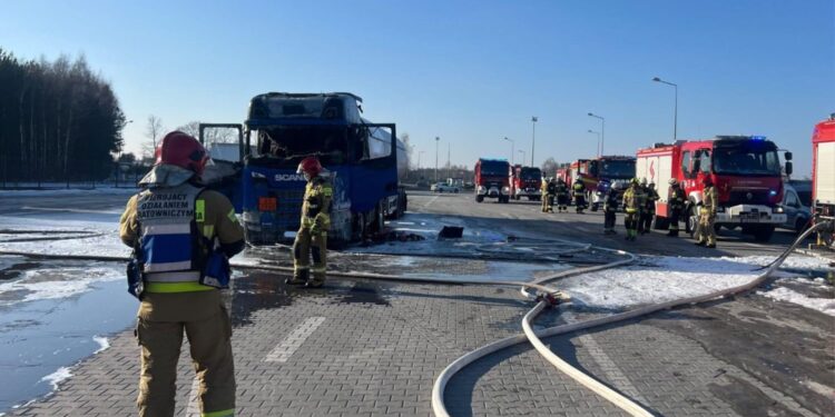 Pożar cysterny z gazem - Radio Kielce Pożar cysterny z gazem