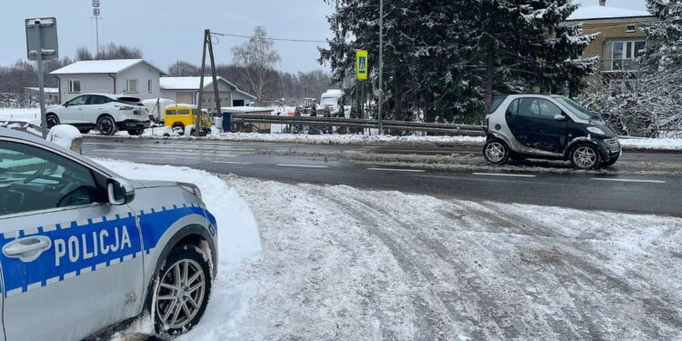 Kolizja, jedna osoba trafiła do szpitala