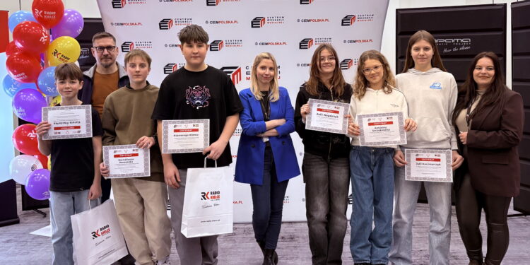 Młodzi radiowcy zakończyli naukę w akademii