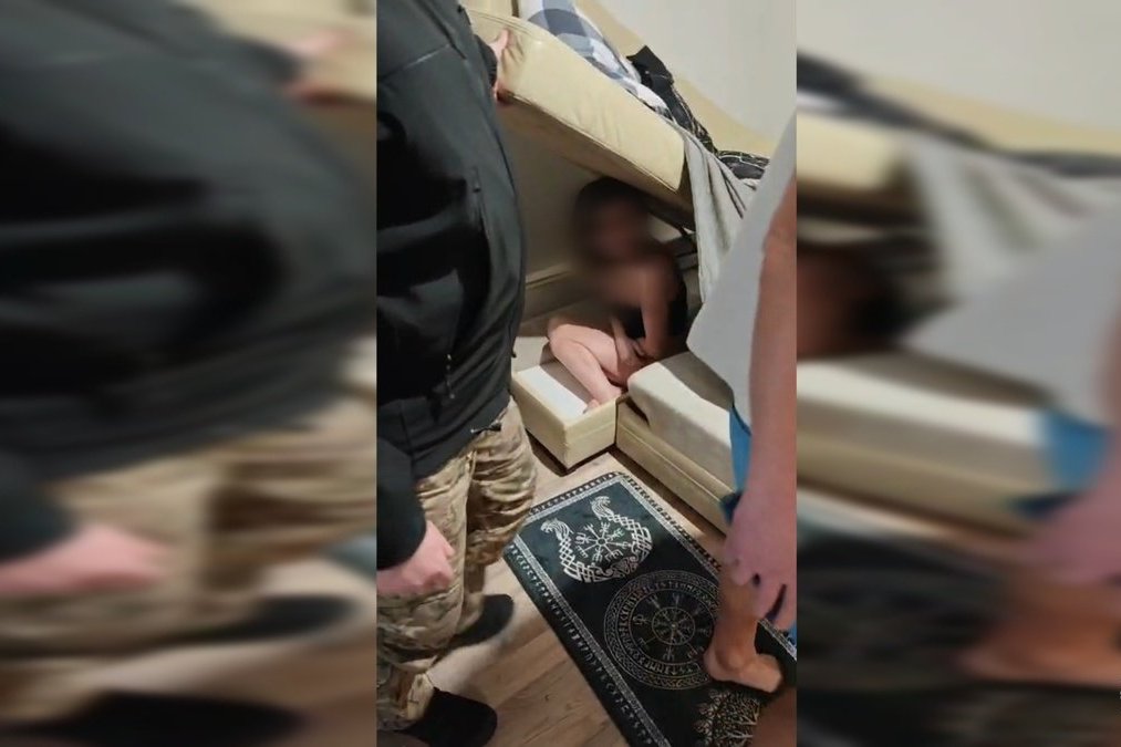 Schowała się przed policjantami w „narożniku”