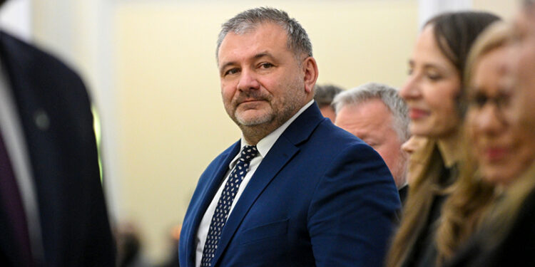 Polskie władze ustalają, kto ubiegał się o azyl na Węgrzech