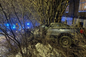 Pościg ulicami miasta. Ranni cywile i policjanci - Radio Kielce