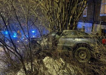 Policyjny pościg i wypadek w Kielcach. Prokuratura oskarża 21-latka