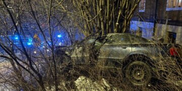 Policyjny pościg i wypadek w Kielcach. Prokuratura oskarża 21-latka