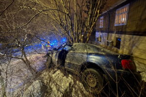 Pościg ulicami miasta. Ranni cywile i policjanci