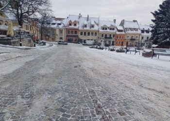 09.01.2026. Sandomierz. Zima na drogach sandomierskiej starówki / Fot. Grażyna Szlęzak-Wójcik - Radio Kielce