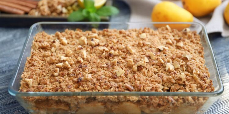 Owsiana szarlotka z orzechami