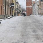 09.01.2026. Sandomierz. Zima na drogach sandomierskiej starówki / Fot. Grażyna Szlęzak-Wójcik - Radio Kielce