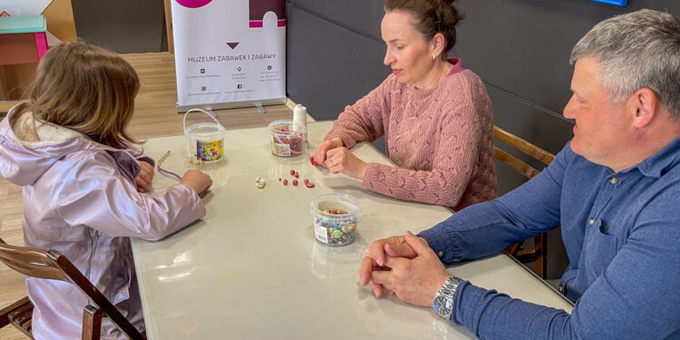 Biżuteria w muzeum na Dzień Kobiet