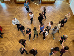 08.03.2026. Kielce. Teatr im. Stefana Żeromskiego. Warsztaty samoobrony Krav Maga dla kobiet / Fot. Stanisław Blinstrub - Radio Kielce