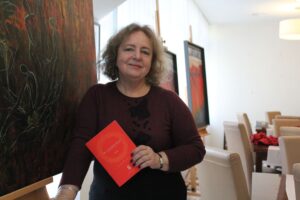 14 lutego w Galerii Sztuki Gromada odbędzie się wernisaż wystawy „W Czerwieni”. Na zdjęciu: Tamara Maj, kurator galerii / Fot. Marta Gajda-Kruk - Radio Kielce