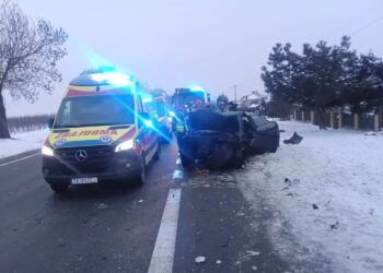 Zderzenie na drodze krajowej. Są poszkodowani