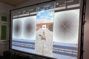 Ostrowiec Świętokrzyski. Otwarcie strzelnicy wirtualnej w ZSMS / Fot. Anna Głąb - Radio Kielce
