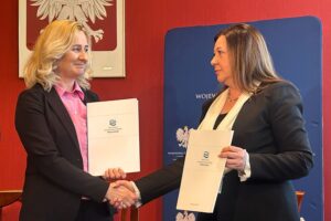 02.03.2026. Kielce. Świętokrzyski Urząd Wojewódzki. Podpisanie listu intencyjnego przez przedstawicieli władz miasta i gminy Ćmielów i Państwowego Gospodarstwa Wodnego Wody Polskie / Fot. Izabela Mortas-Rubak – Radio Kielce